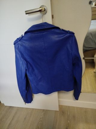 Cazadora polipiel azul