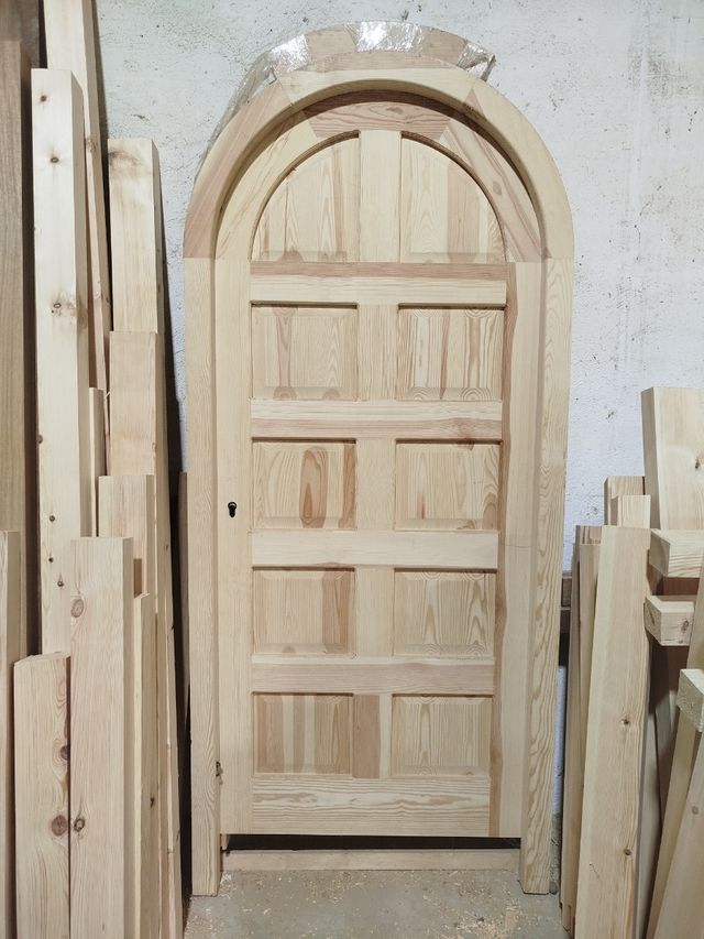 Puerta exterior..210 x 100..pino
