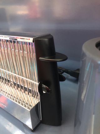 Tostador Compacto de Acero Inoxidable