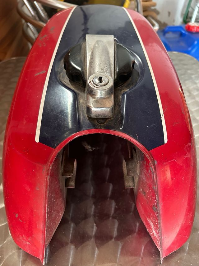 Deposito de gasolina moto clasica Honda