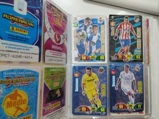 Album de cartas de fútbol de varias temporadas 
