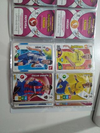 Album de cartas de fútbol de varias temporadas 