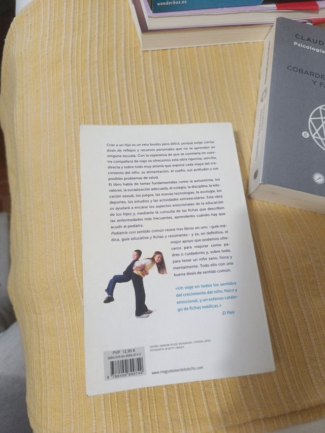 Pediatria con sentido comun / Common Sense Pediatrics (Spanish Edition)