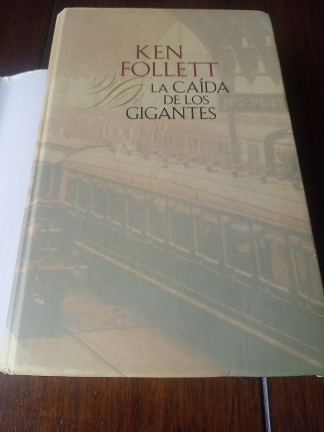 La caída de los gigantes (The Century 1) (Spanish Edition)