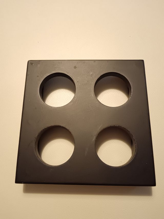 Porta candele di legno e alluminio