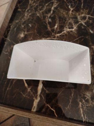 Portaoggetti in latta