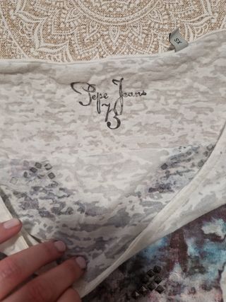 Camiseta blanca finita Pepe Jeans.