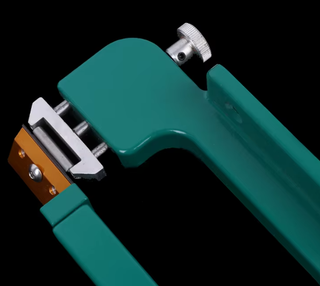 Maquina de facear pele manual