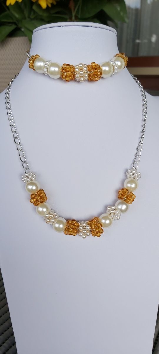 SET di collana e bracciale con charms colore perla