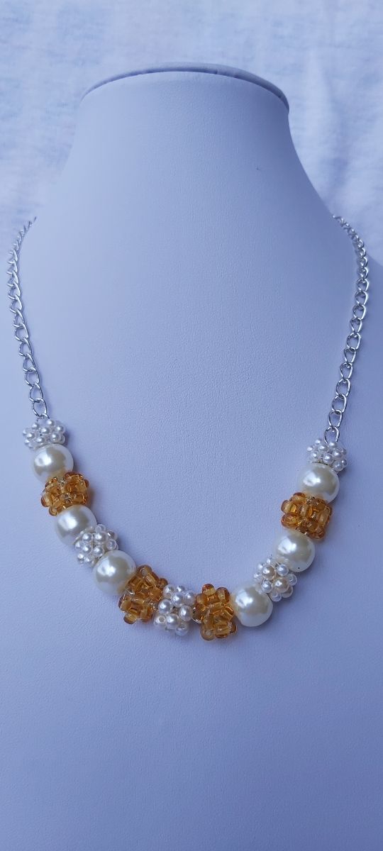 SET di collana e bracciale con charms colore perla