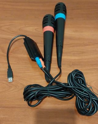 PS2 Consola y 2 micrófonos Regalo Buzz y 4 mandos