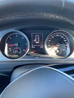 VW Golf 1.6 TDI Business 105CV 5P Bluemotion