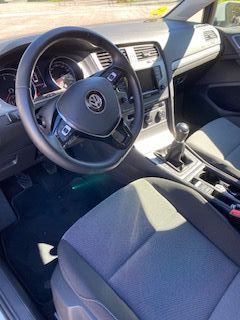 VW Golf 1.6 TDI Business 105CV 5P Bluemotion