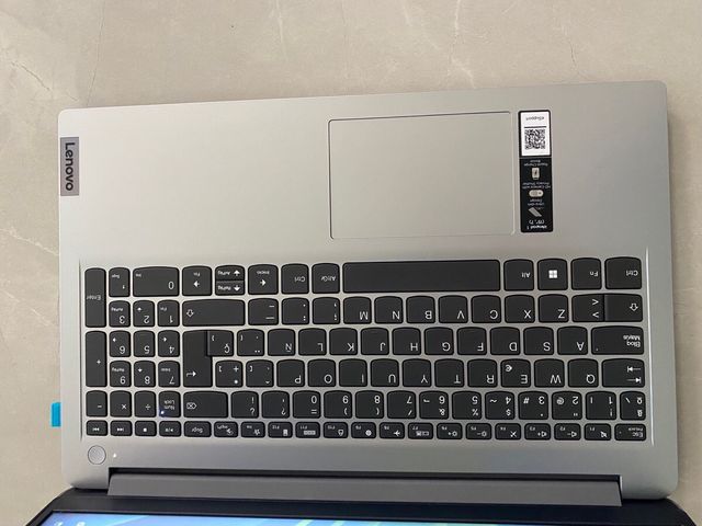 VENDO LENOVO IDEAPAD 1 AMD IP1 15ADA7 8