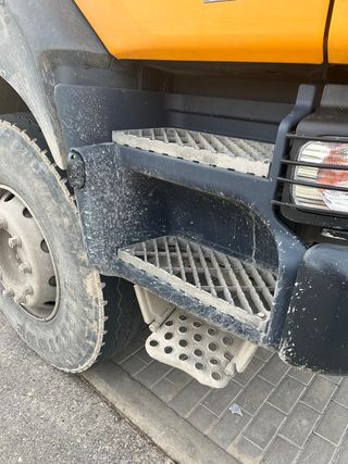 Camión portacontenedores