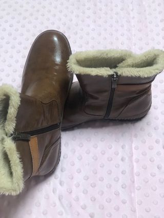 Botines marrones planos pies delicados 40