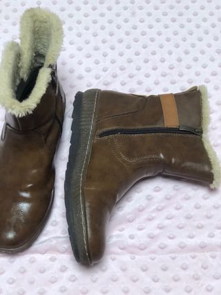 Botines marrones planos pies delicados 40
