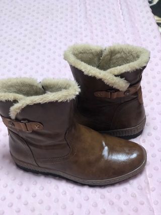 Botines marrones planos pies delicados 40