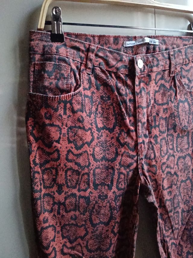 Pantalones animal print