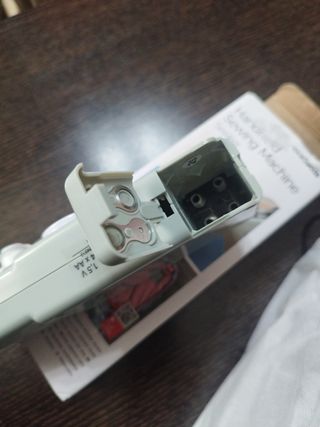 Máquina de costura  de viaje   *131*