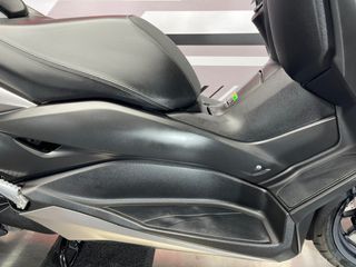 YAMAHA XMAX 400 ABS PLATA