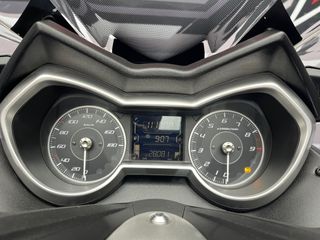 YAMAHA XMAX 400 ABS PLATA