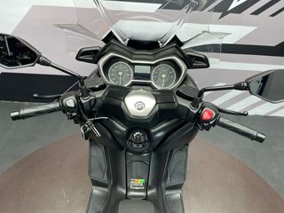 YAMAHA XMAX 400 ABS PLATA