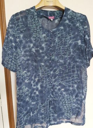 Blusa T-46 azul noche estampada fina