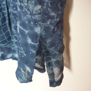 Blusa T-46 azul noche estampada fina