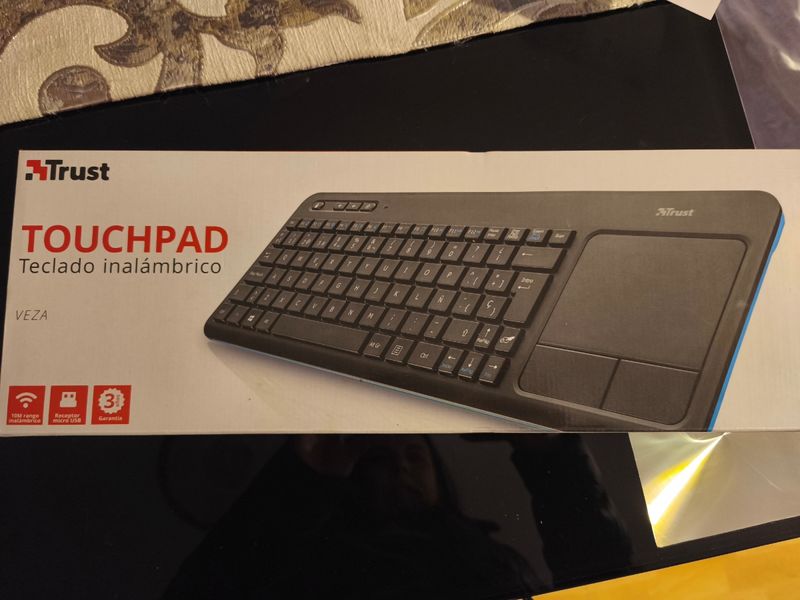 Teclado inalámbrico de Segunda mano por 20 EUR en Pola de Siero