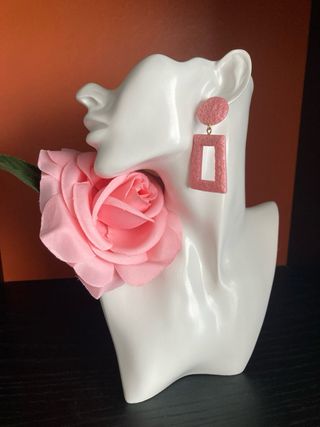 Pendientes y flor rosa tocado de flamenca