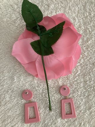 Pendientes y flor rosa tocado de flamenca