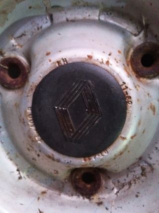 1 llanta Renault 4L. Clan 1982