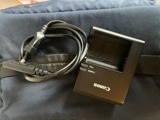 Canon EOS1300D cámera digital réflex