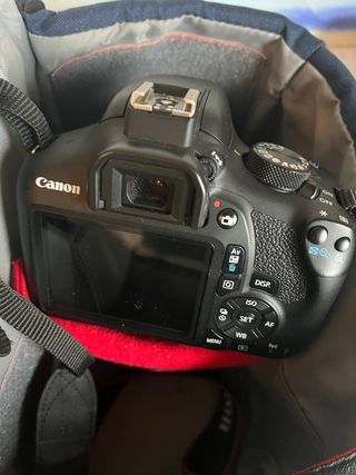 Canon EOS1300D cámera digital réflex