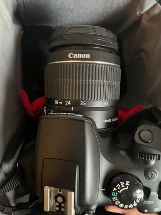 Canon EOS1300D cámera digital réflex