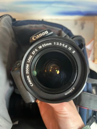 Canon EOS1300D cámera digital réflex