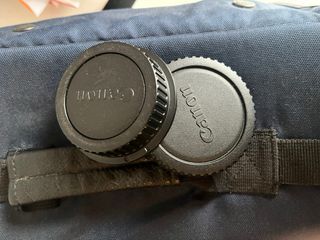 Canon EOS1300D cámera digital réflex