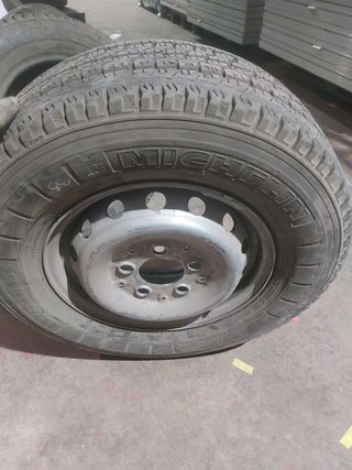Rueda  225/70R 15C Mercedes sprinter