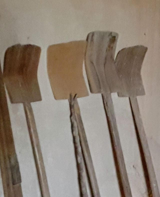 Pala de madera antigua