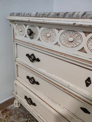 Cajonera antigua de mármol