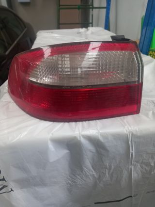 Piloto trasero renault laguna
