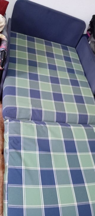 Vendo sofá cama de 1 plaza en buen estado,