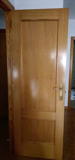 PUERTAS DE PINO MELIS