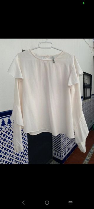 Blusa volantes Stradivarius 