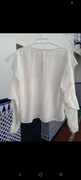 Blusa volantes Stradivarius 