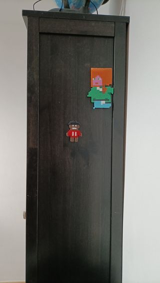 Dos estanterías de madera / IKEA HEMNES