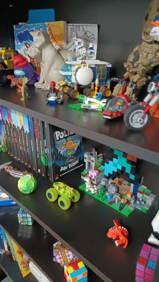 Dos estanterías de madera / IKEA HEMNES