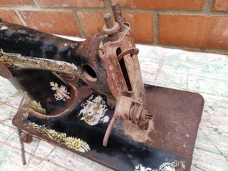 Maquina de coser antigua Singer