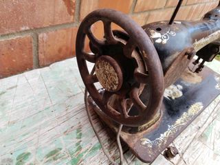 Maquina de coser antigua Singer